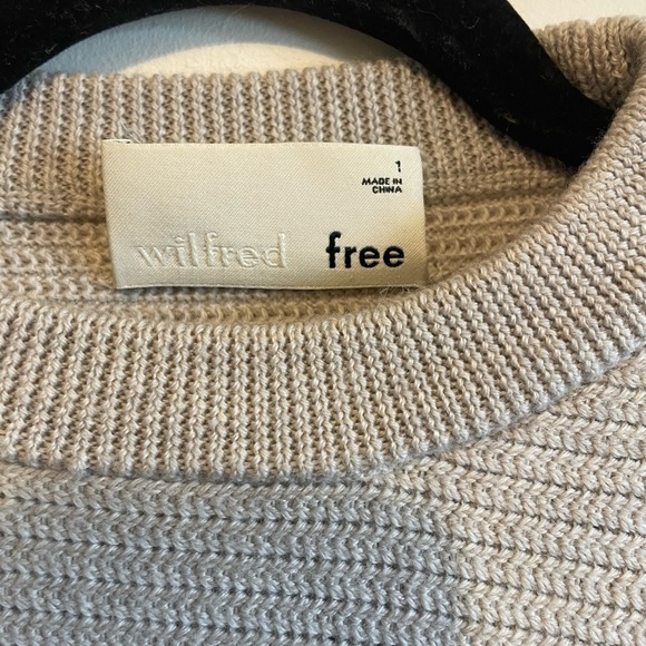 #128- ARITZIA- Wilfred Free Lolan Sweater
Wool Crop approximately xs - Picture 6 of 6